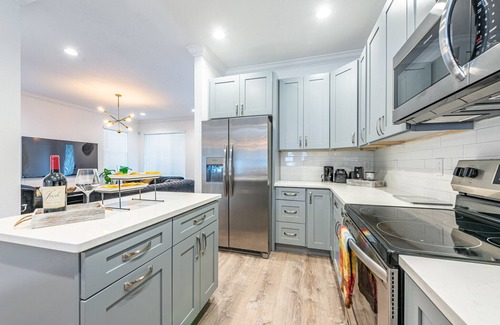 Ybor City House | Newly constructed modern home in Ybor City