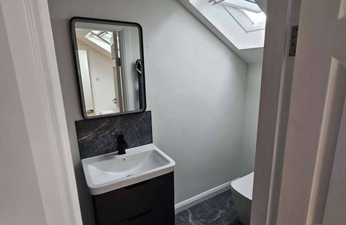 Roscoe House | Newly converted attic room with private en-suite. 5 mins to Galway racecourses