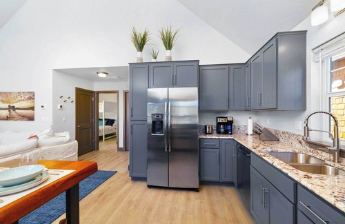 Dover Bay House | Newly Furnished Bungalow in Dover near Lake and Ski Resort