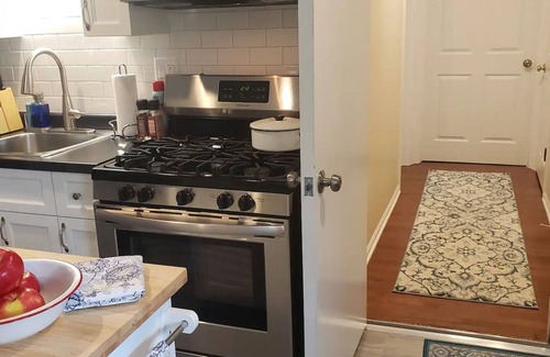 Barrington House | Newly Remodeled 2BR 2BA Home ★ Close to Barrington