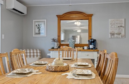 Sonora House | Newly remodeled 3 bedroom home with back yard and parking.