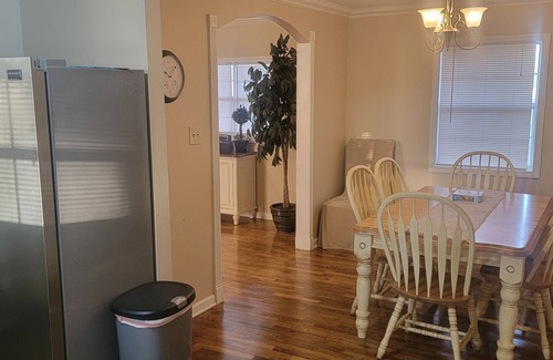 Midland City House | Newly remodeled. 5 mi to Dothan shopping. 3 mi to Dothan Airport.