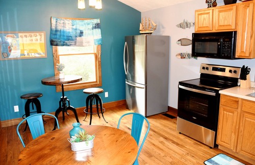 Mount Nebo House | Newly Remodeled, Close to the lake, hot tub, and game room