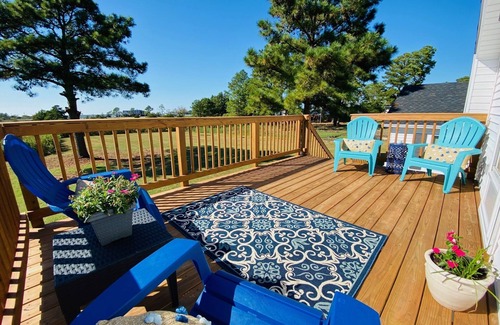 Crisfield Apartment | NEWLY REMODELED COZY APARTMENT with WATER VIEWS & AMAZING SUNSETS in CRISFIELD!