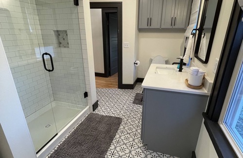 Cashton Other | Newly remodeled Farmhouse with Country Charm!nSleeps 10 people comfortably