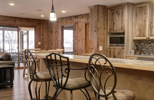 Brainerd House | Newly Remodeled Home on Gladstone Lake