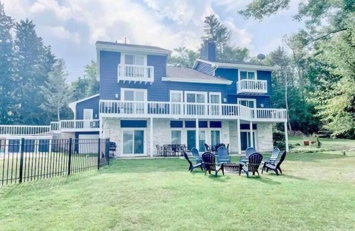 Johnsburg House | Newly Remodeled in Pistakee Bay on the Chain O' Lakes