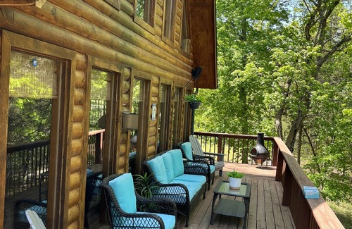 Golden House | Newly remodeled Lake Front Cabin Hot Tub Arcade 2 Fire pit areas TRIPLE Decks