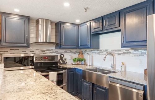 Afton Condo | Newly Remodeled- Small Family/Couples Retreat in Shangri-La on Monkey Island, OK