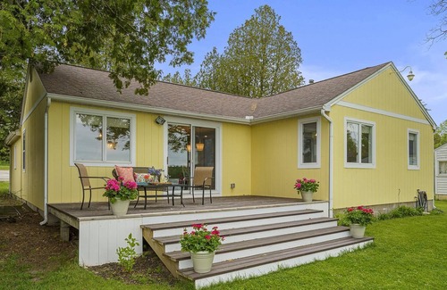Oden House | Newly Remodled Cottage on Crooked Lake with Dock