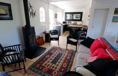 Piraillan House | Newly renovated country house in a beautiful location, garden + terrace, quiet