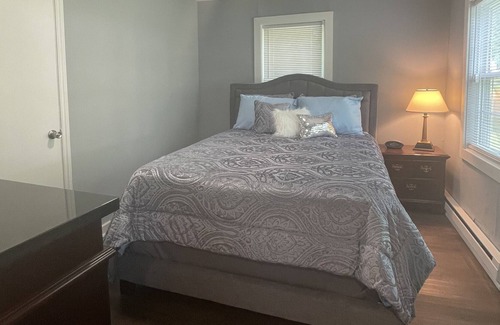 Greensboro House | Newly Renovated 2B/2BA Home! Just minutes from dining, shopping & downtown area!