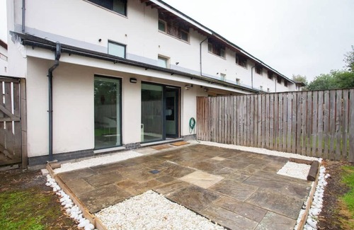 North West House | Newly Renovated 3 Bedroom Modern House