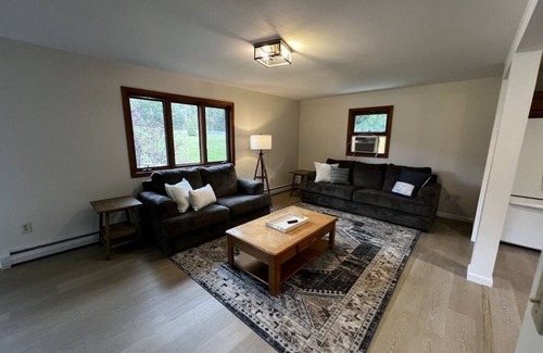 Oneonta House | Newly Renovated 3 Bedroom Home