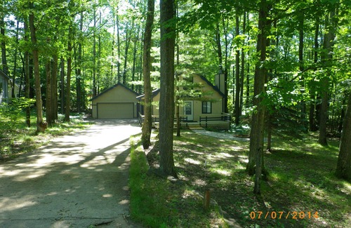 Higgins Lake Cottage | Newly Renovated 3 Br Chalet NOW WITH Cable and WIFI