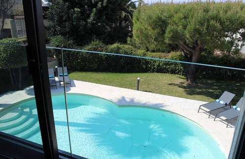 Lazaret Villa | Newly renovated 4 bed villa with pool, aircon, walk into Nice port and promenade