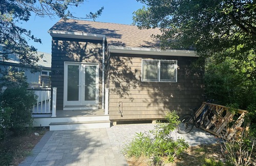 Ocean Beach Cottage | Newly Renovated Beauty! 2 bed plus Loft-Cottage Steps From Beach in Ocean Beach