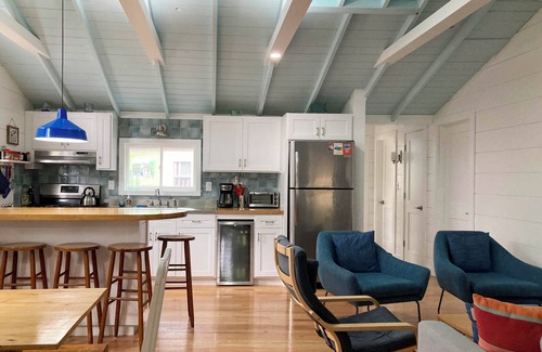Davis Park House | NEWLY RENOVATED BEACH HOUSE PERFECT FOR FAMILIESnAC AND WIFI