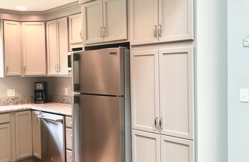 Tisbury House | Newly renovated charming modern island home for your relaxing getaway