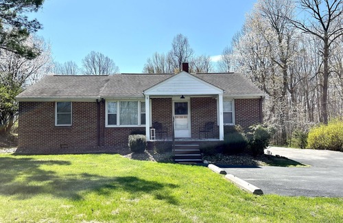 Blacksburg House | Newly Renovated, Conveniently Located Blacksburg Home