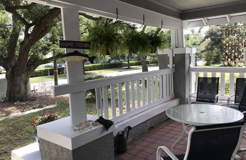 Gulfport Cottage | NEWLY RENOVATED COTTAGE ACROSS THE STREET FROM ISLAND VIEW CASINO