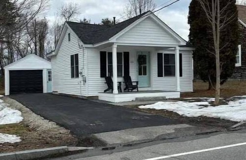 Kittery House | Newly renovated cottage