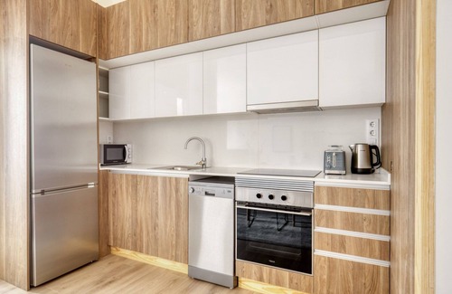 El Born Apartment | Newly Renovated El Born 2BR nr Port Vell, by Blueground