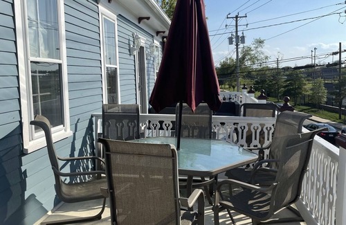 Cape May Condo | Newly Renovated in 2025! 3bdrm/2bth condo. Dog friendly. Walk to town & beach!