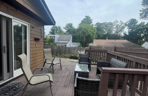 Framingham House | Newly Renovated Luxury 3-Bed 2-Bath House with Easy Airport Access