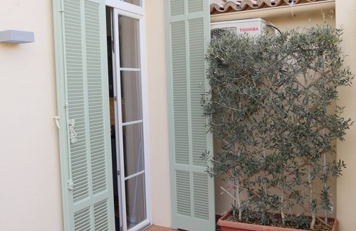 Antibes Old Town Apartment | NEWLY RENOVATED stylish 2 Bed & 2 Bath Apt. in old Antibes with outdoor terrace