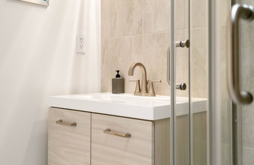 Deepwell Estates House | Newly renovated Townhouse in Deepwell Estates