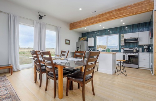 Grand Junction House | Newly renovated Barnhouse on 13 acres brings you a modern feel to your retreat.