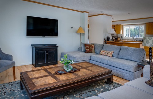 Harbor Springs House | Newly renovated country home in the middle of Paradise!