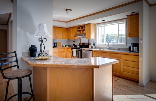 Harbor Springs House | Newly renovated country home in the middle of Paradise!