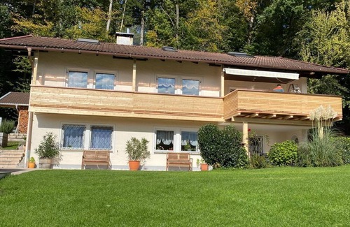 Winkl Apartment | Newly renovated vacation apartment Sonnenhang Bavaria to feel good