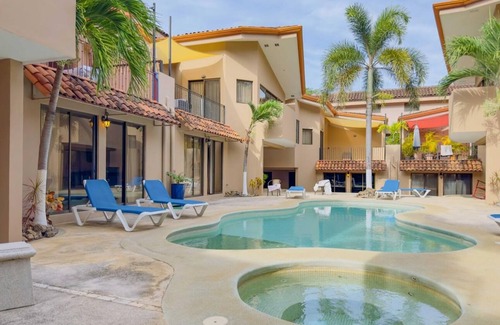 El Ocotal Condo | Newly Updated 1-bedroom condo in laid back Playa Ocotal with AC, WiFi, King Bed