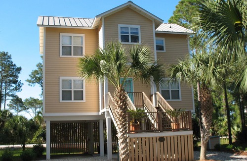 Port St. Joe House | Newly Updated Indian Pass Beach House with Pool & Beach Boardwalk