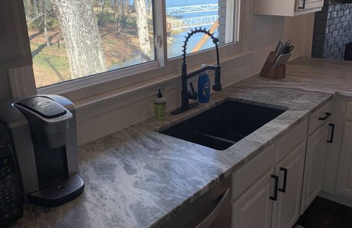 Jasper House | *Newly Updated* Rockview Escape @ Smith Lake