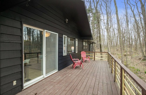 Three Oaks House | Newly updated wooded retreat near Three Oaks and Union Pier