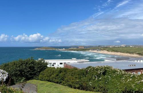 Newquay Apartment | Newquay Fistral Beach View with pool
