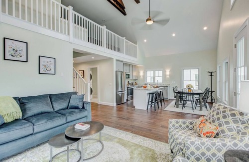 Warm Springs House | Next to the Springs! Bright + Modern Getaway Cottage Getaway