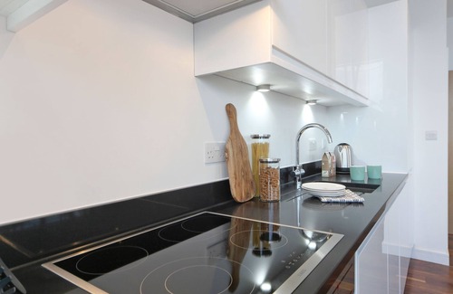 Harrow Apartment | Next to the tube station and Northwick Park Hospital