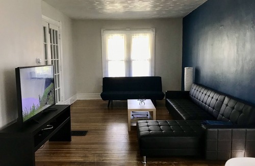 Niagara Falls House | Niagara Falls USA, Five bedroom home, 11 blocks from the Falls
