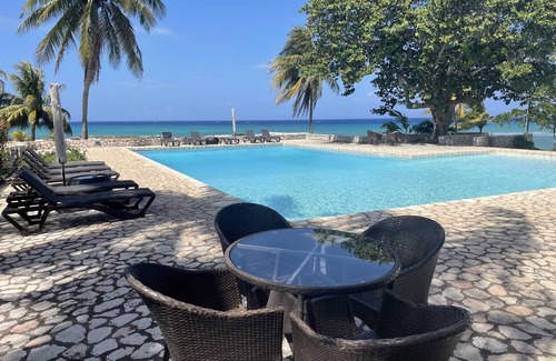 IronShore Estates Apartment | Nianna Coral Bay Deluxe Townhouse 1