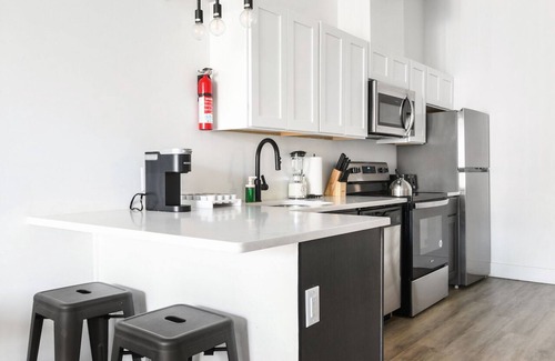 Elizabeth Apartment | Nice 1BR next to EWR 3596