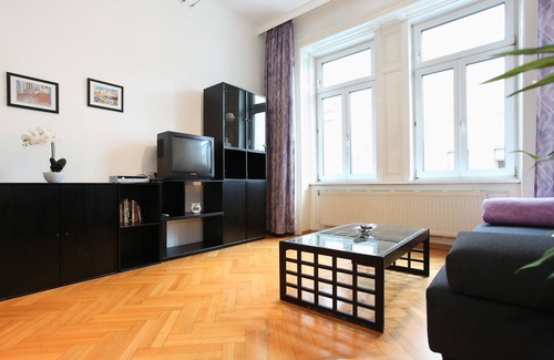 Ottakring Apartment | Nice 2 room apartment with luxurious bathroom for up to 4 people