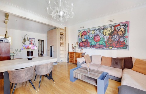 Neuilly-sur-Seine Apartment | Nice 90m² - 2 bdr near Champs-Élysées, air-con.