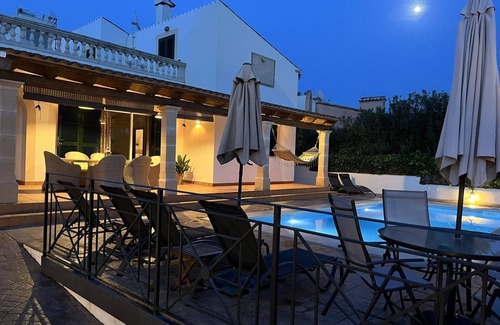 Sa Rapita Ski Chalet | NICE AND COZY HOUSE WITH SWIMMING POOL, BICYCLES, GAMES. FERGELAN