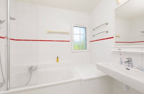 Neuville-sur-Ailette House | Nice apartment in villa for 6 people with WIFI, hot tub, pool, TV, terrace and parking