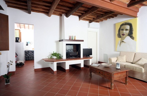 Corsanico-Bargecchia Apartment | Nice apartment with A/C, pool, WIFI, TV, patio, pets allowed and panoramic view, close to Viareg.